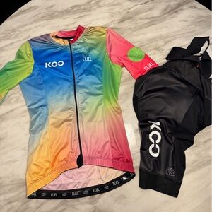 Women’s Eliel custom “KOO” cycling kit. Size small